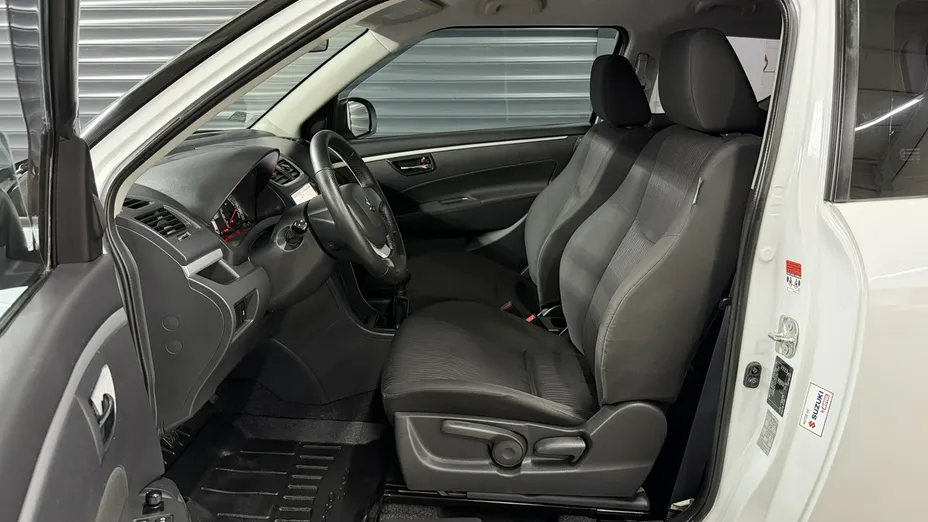 SUZUKI Swift -