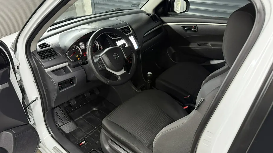 SUZUKI Swift -