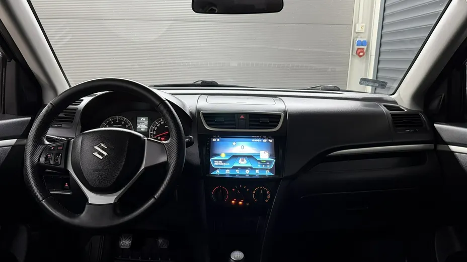 SUZUKI Swift -