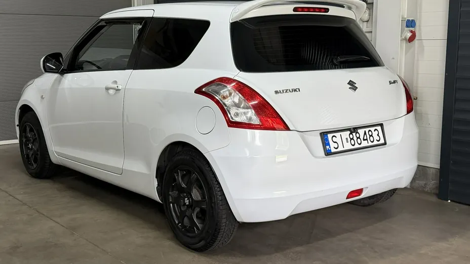 SUZUKI Swift -