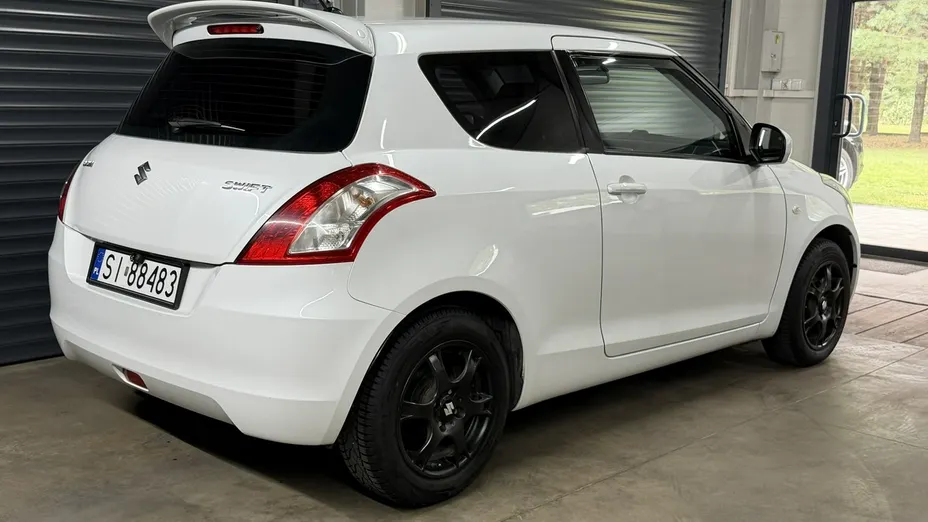 SUZUKI Swift -