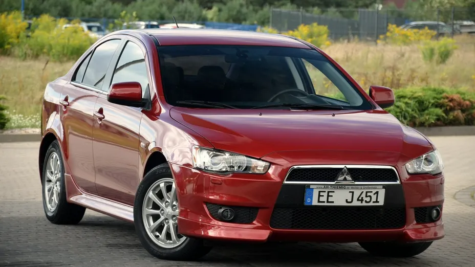 MITSUBISHI Lancer -