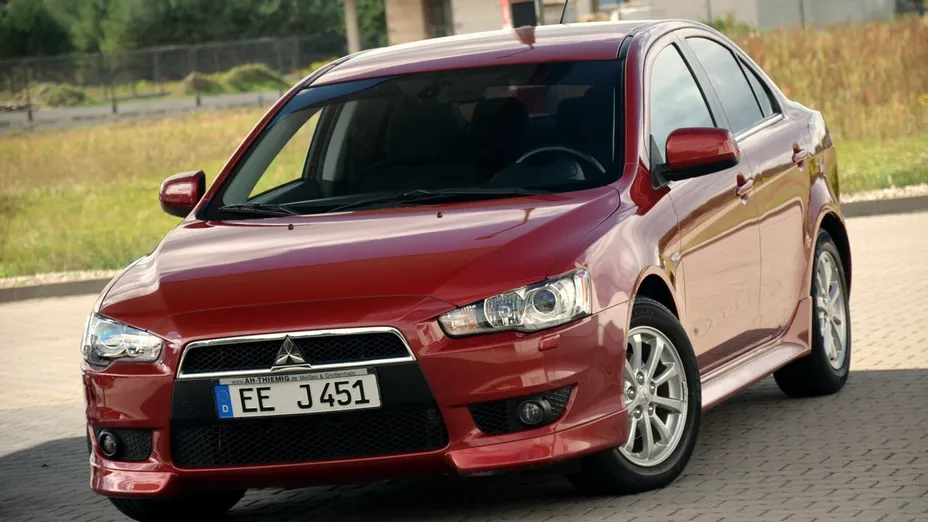 MITSUBISHI Lancer -