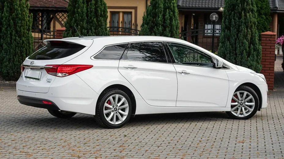 HYUNDAI i40 -