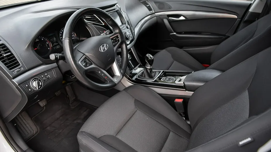 HYUNDAI i40 -