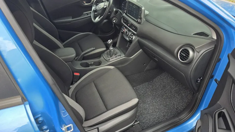 HYUNDAI Kona -