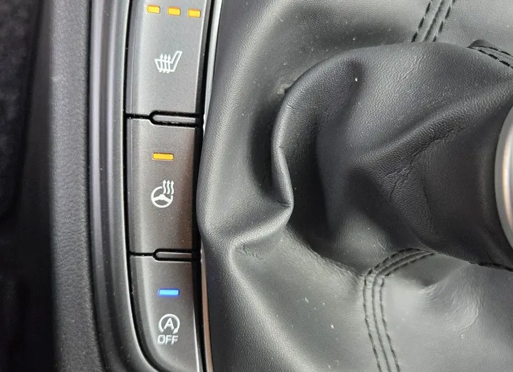 HYUNDAI Kona -