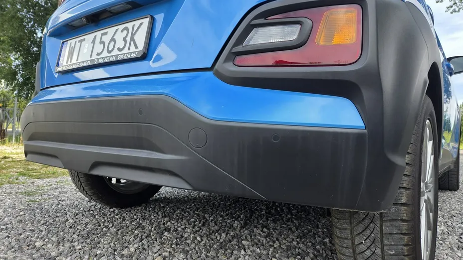 HYUNDAI Kona -