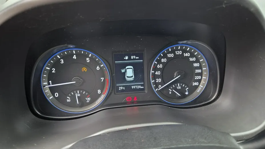 HYUNDAI Kona -