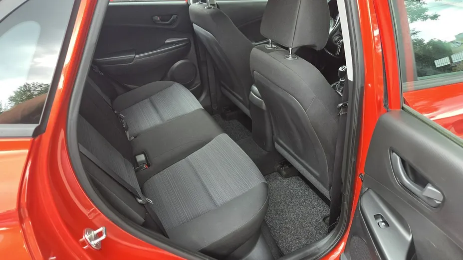 HYUNDAI Kona -