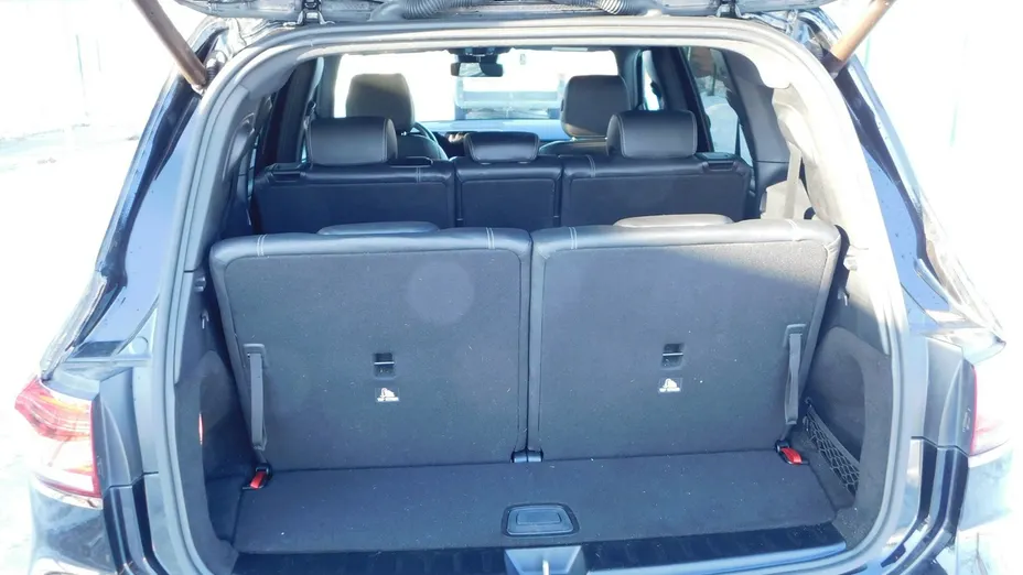 MERCEDES-BENZ GLB -