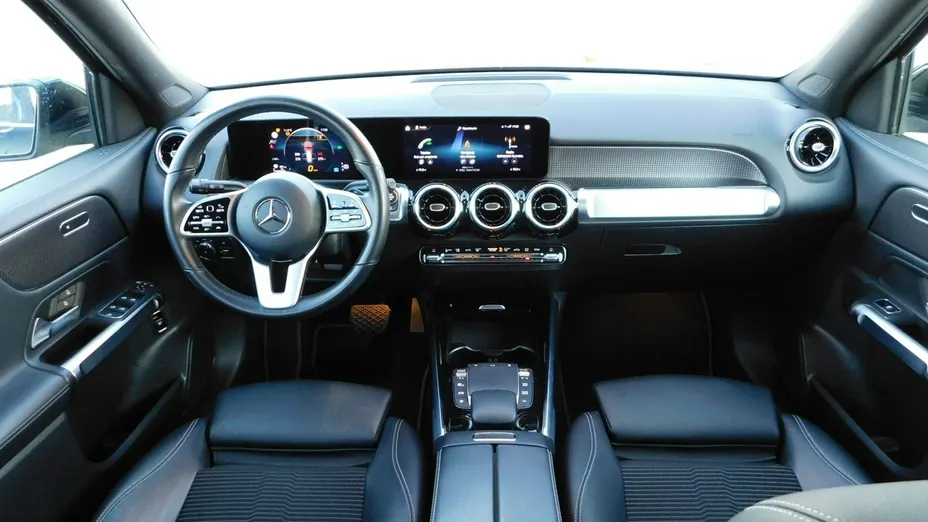 MERCEDES-BENZ GLB -
