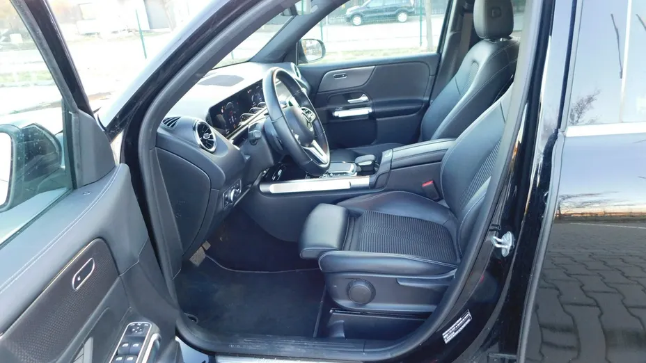 MERCEDES-BENZ GLB -