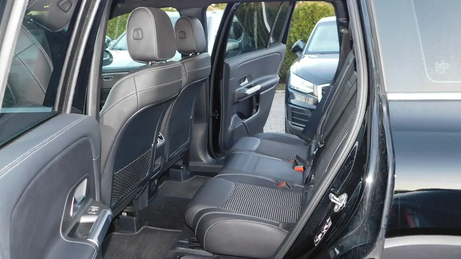 MERCEDES-BENZ GLB -