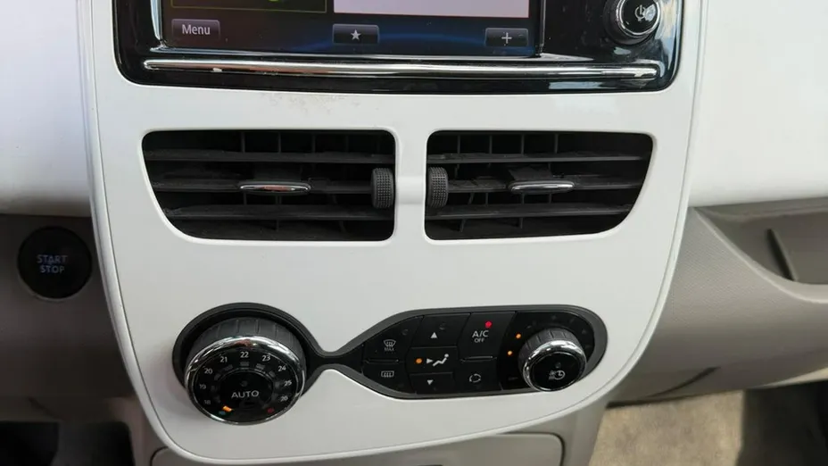 RENAULT ZOE -
