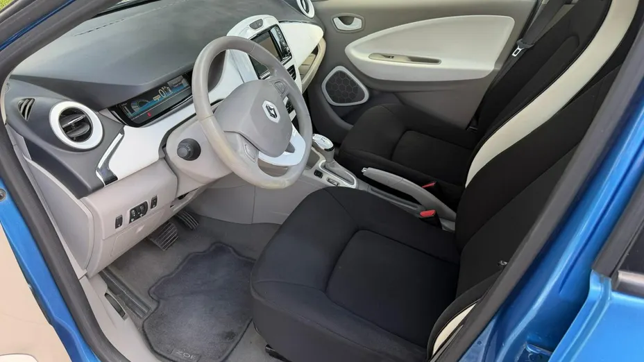 RENAULT ZOE -