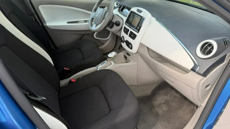 RENAULT ZOE -