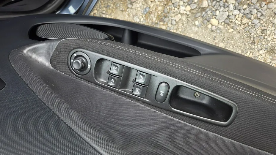RENAULT ZOE -