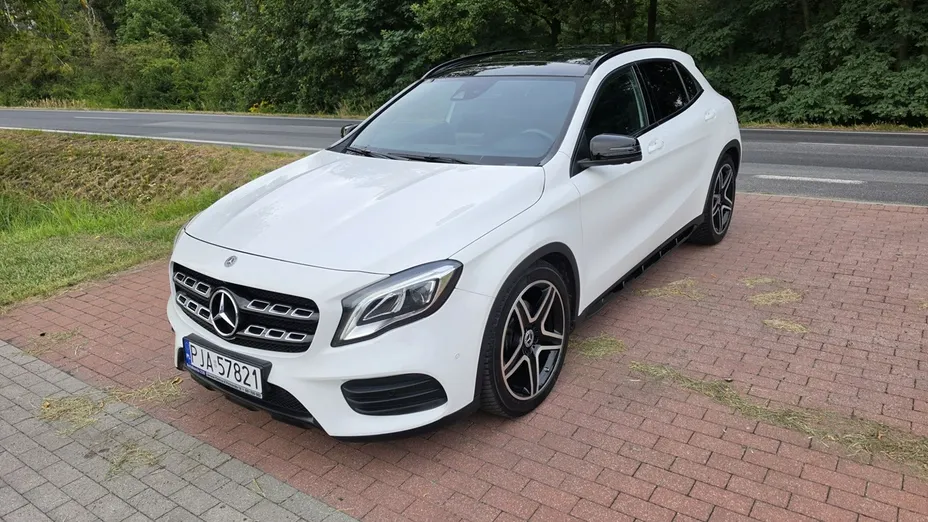 MERCEDES-BENZ GLA -