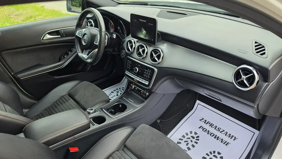 MERCEDES-BENZ GLA -