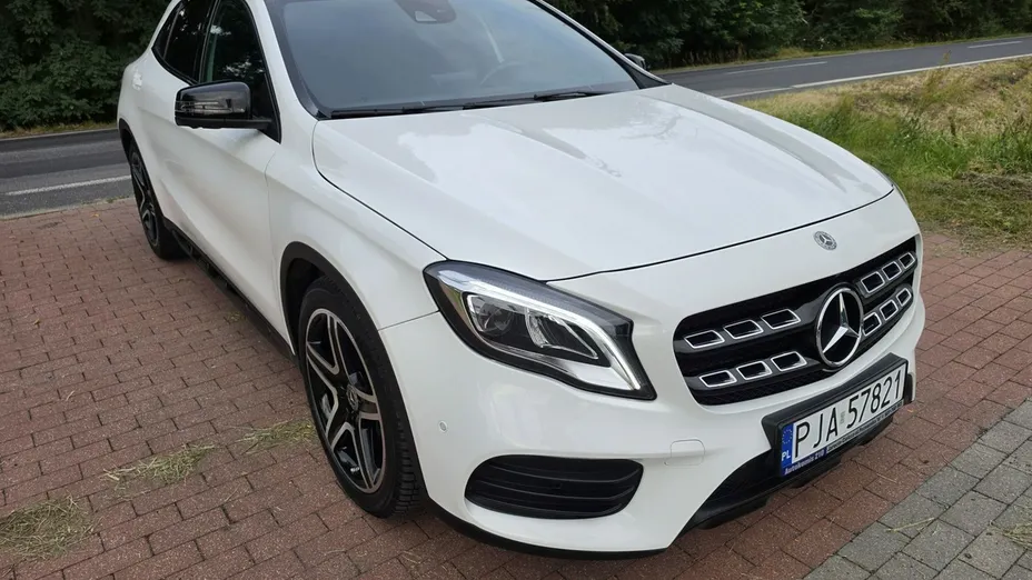 MERCEDES-BENZ GLA -