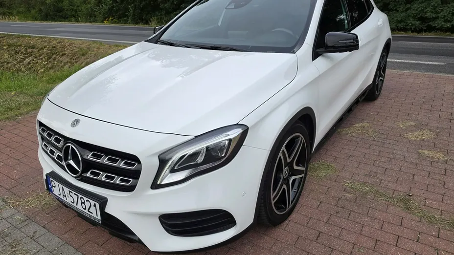 MERCEDES-BENZ GLA -