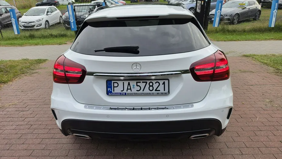 MERCEDES-BENZ GLA -