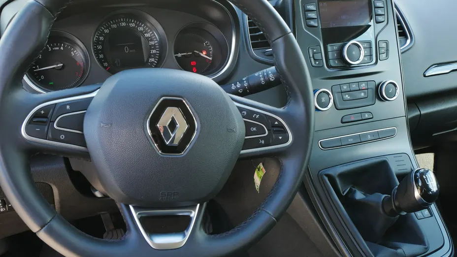 RENAULT Scenic -
