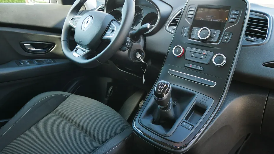 RENAULT Scenic -