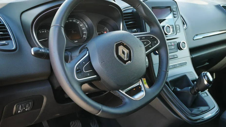 RENAULT Scenic -