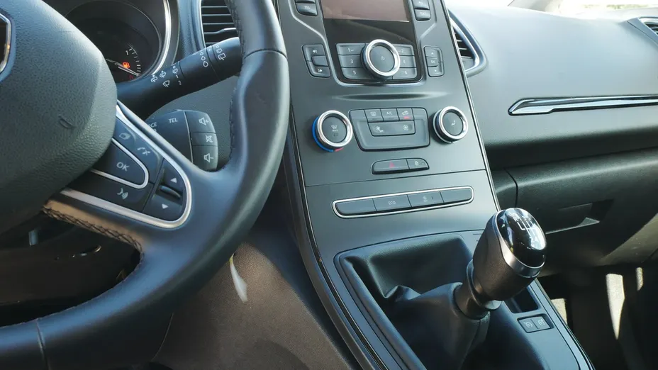 RENAULT Scenic -