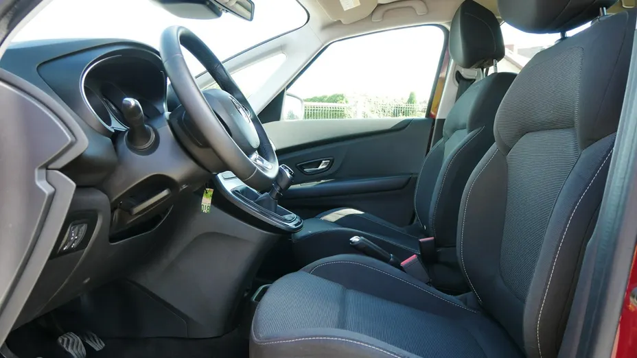 RENAULT Scenic -