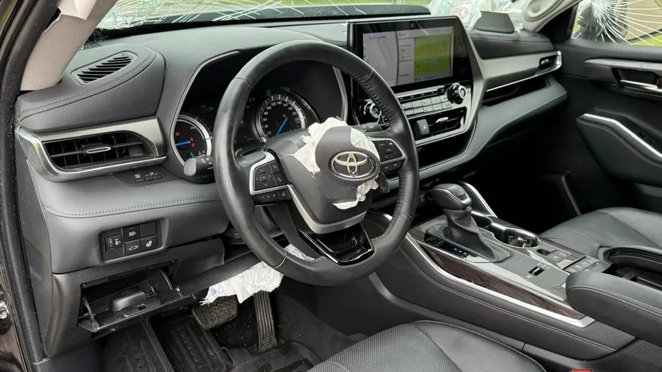 TOYOTA Highlander -