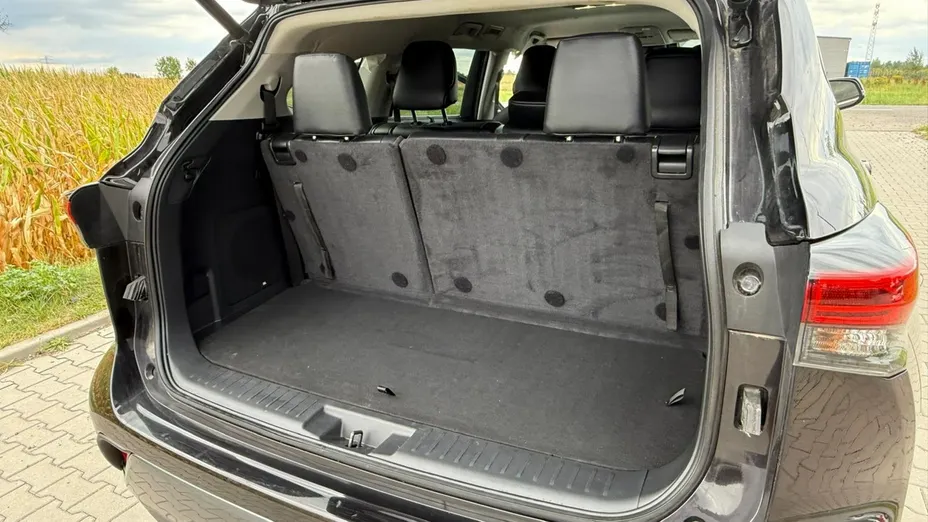 TOYOTA Highlander -