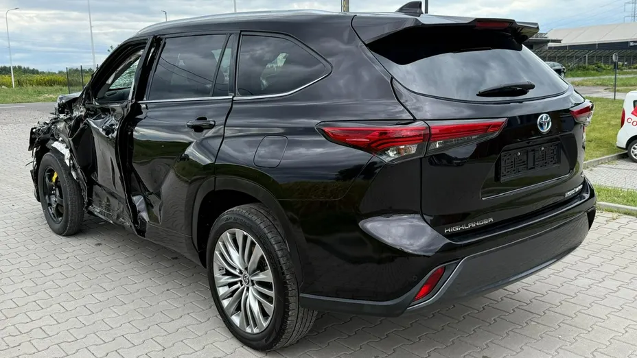 TOYOTA Highlander -