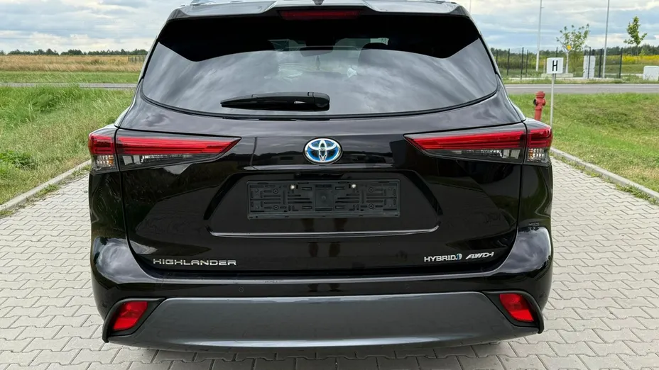 TOYOTA Highlander -