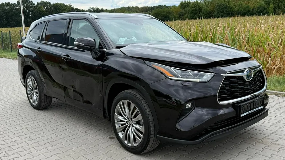 TOYOTA Highlander -