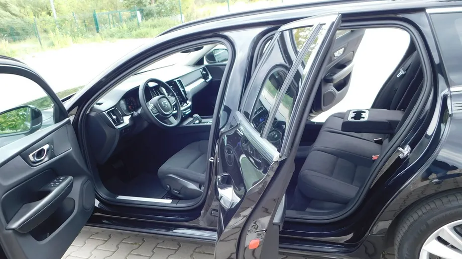 VOLVO V60 -