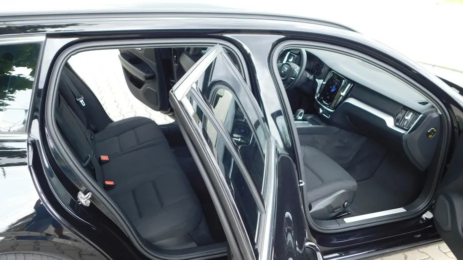 VOLVO V60 -