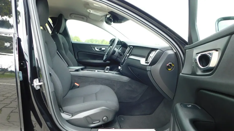 VOLVO V60 -