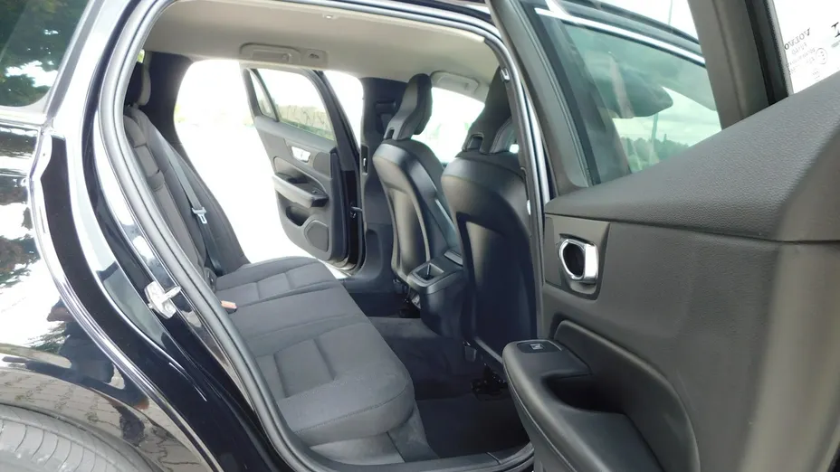 VOLVO V60 -
