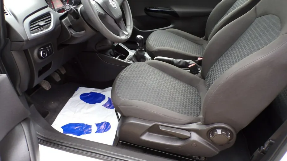 OPEL Corsa -