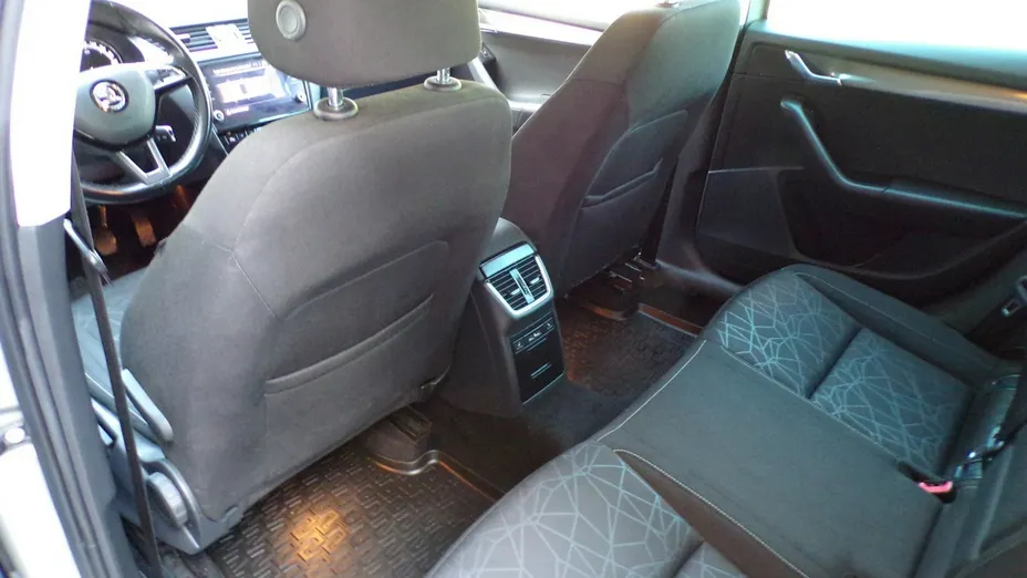 SKODA Octavia -