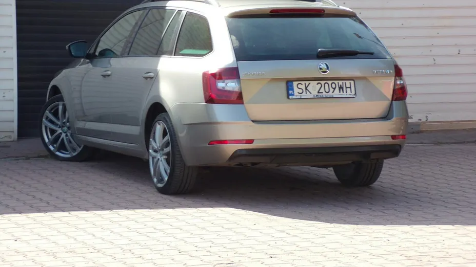 SKODA Octavia -
