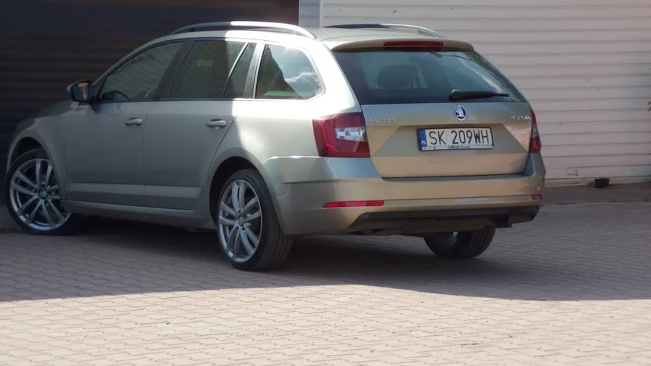 SKODA Octavia -