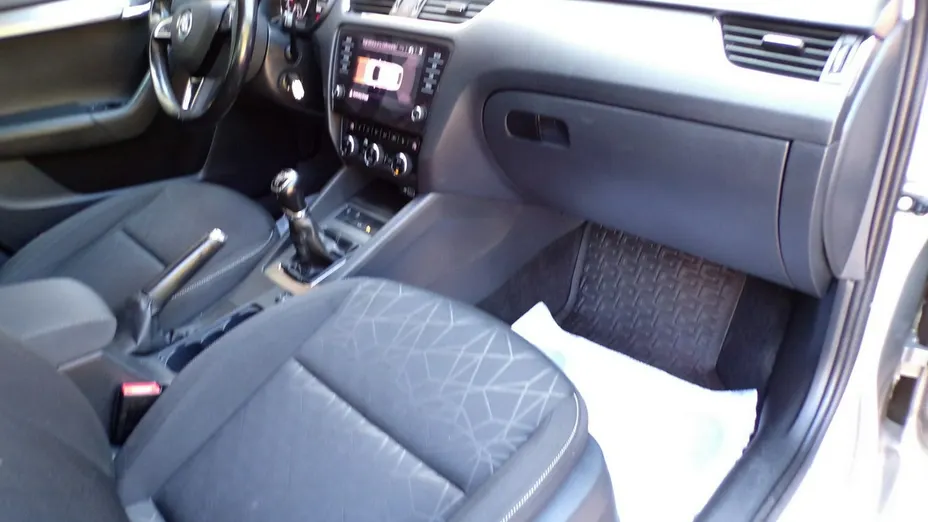 SKODA Octavia -
