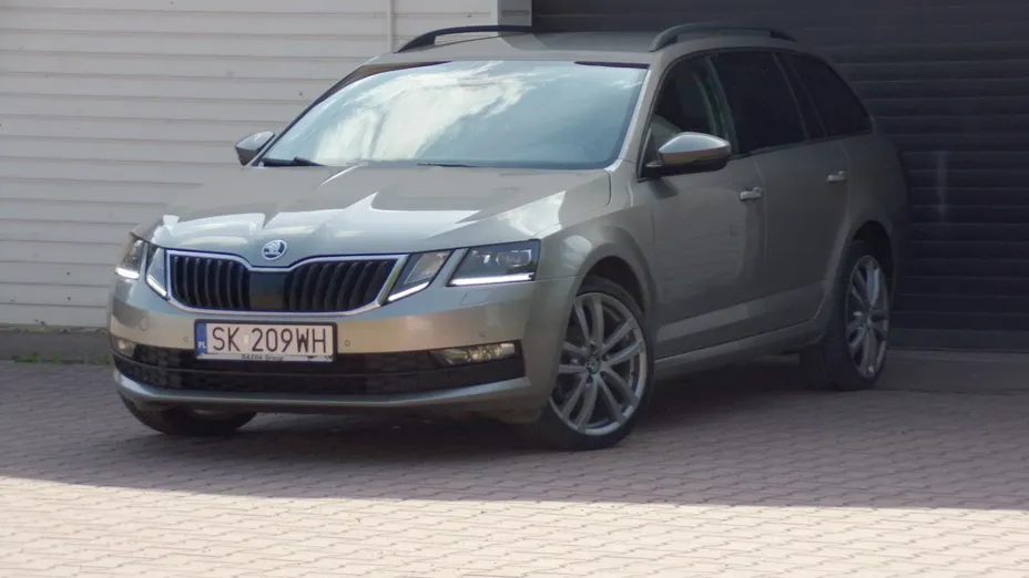 SKODA Octavia -
