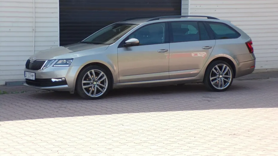 SKODA Octavia -