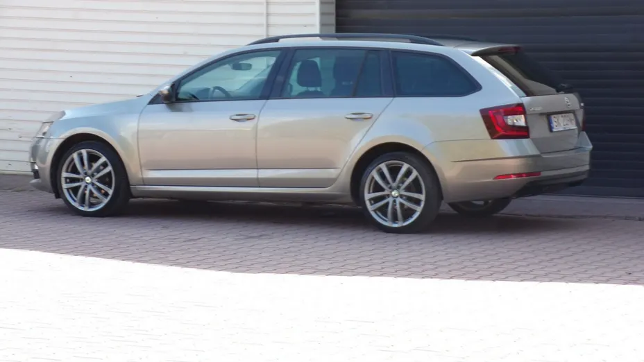 SKODA Octavia -