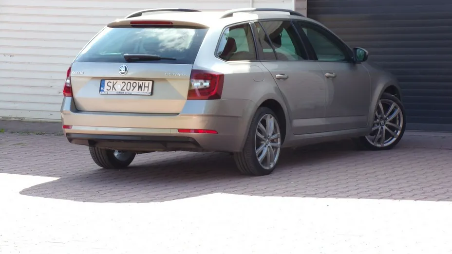SKODA Octavia -
